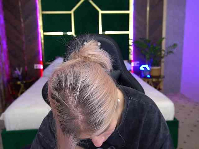 LenaLove webcam