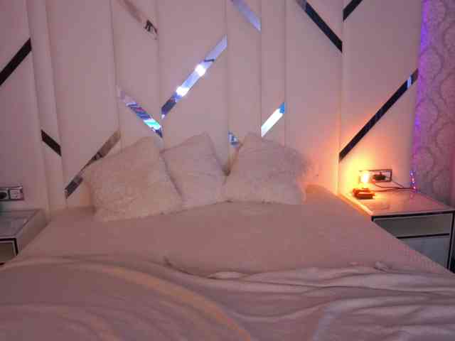 CassandraGood Live Webcam on BongaCams