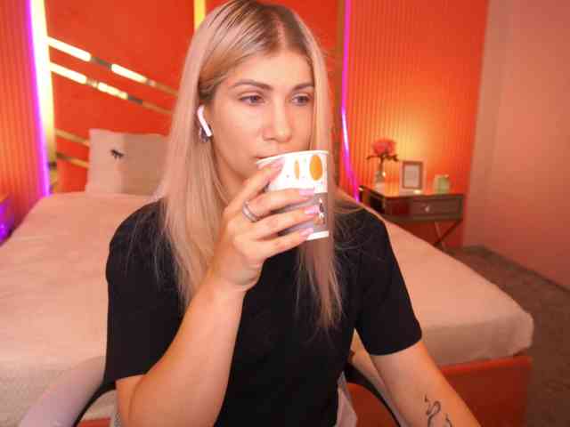 LenaLove webcam