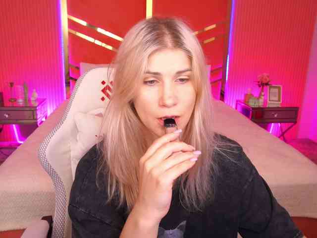 LenaLove webcam