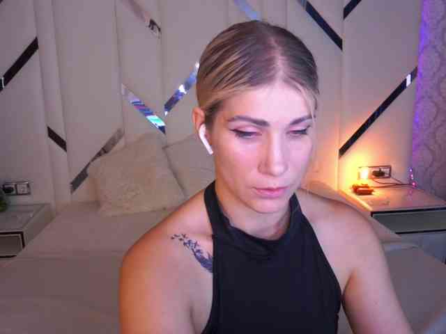 LenaLove webcam
