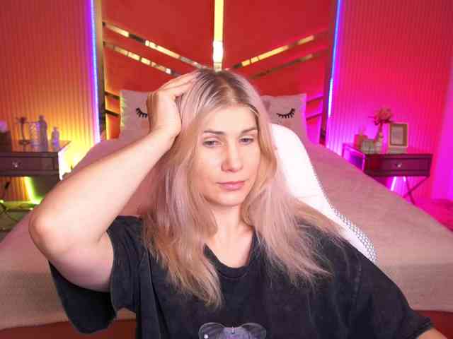 LenaLove webcam