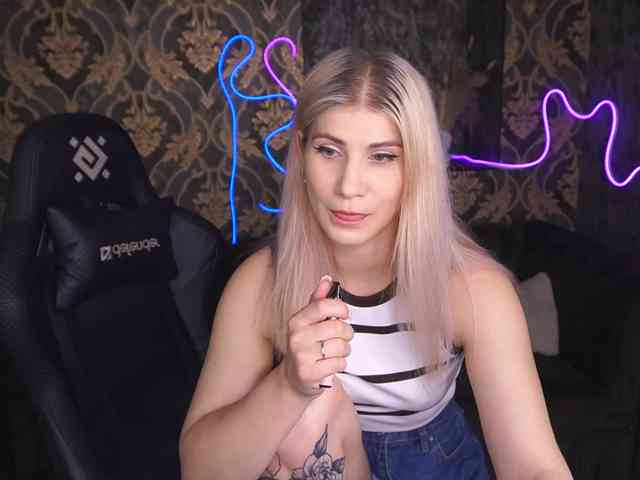 LenaLove webcam