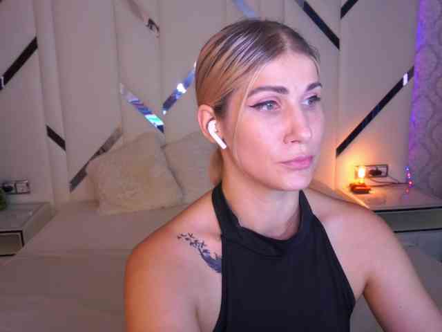 LenaLove webcam