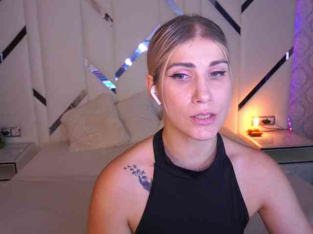 LenaLove webcam
