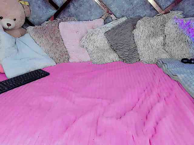 Gia21XXX Live Webcam on BongaCams