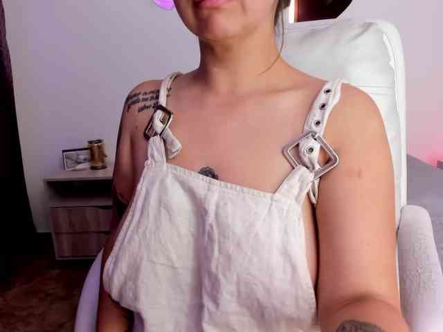 Anniie webcam