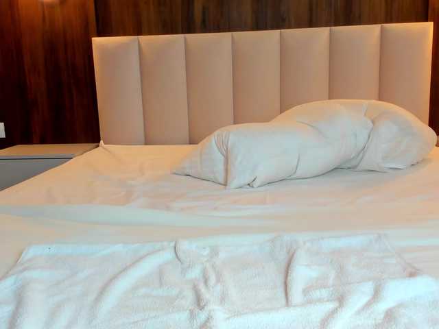 Saradiamond01's BongaCams show and profile