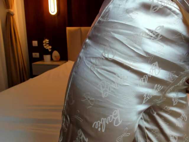 Saradiamond01's BongaCams show and profile