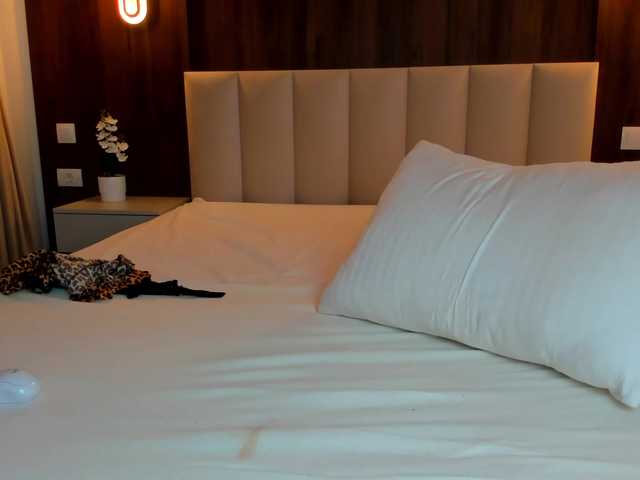 Saradiamond01's BongaCams show and profile