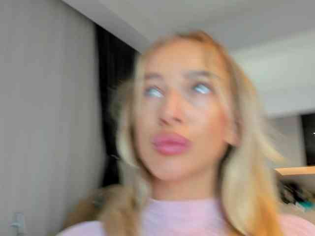 Saradiamond01 webcam