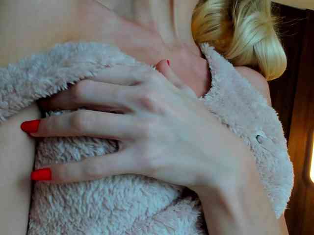 Saradiamond01 webcam