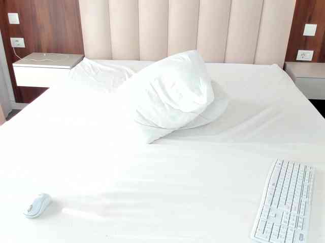 Saradiamond01 webcam