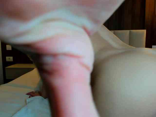 Saradiamond01 webcam