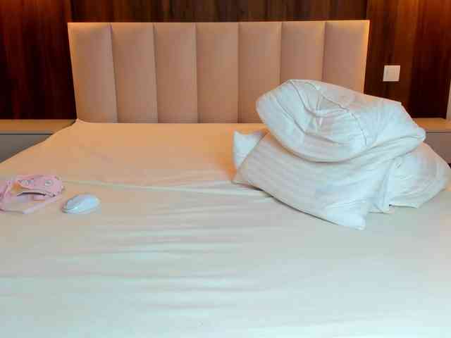 Saradiamond01 webcam