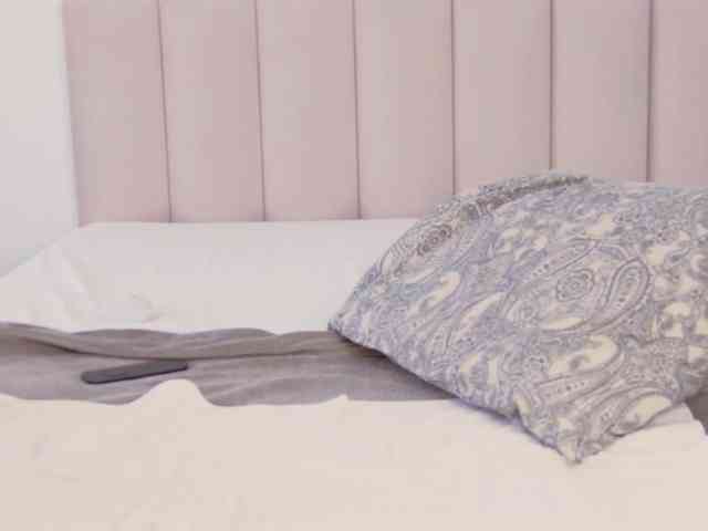 Saradiamond01 webcam