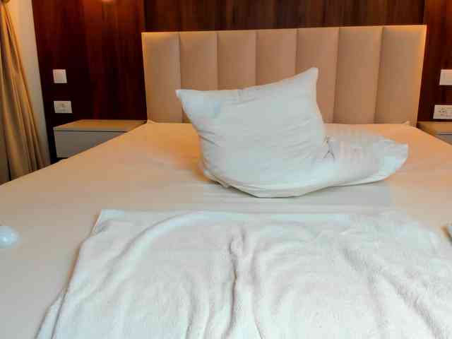 Saradiamond01 webcam