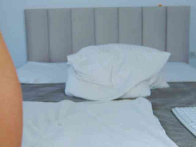 Saradiamond01 webcam