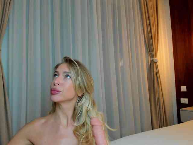 Saradiamond01 webcam