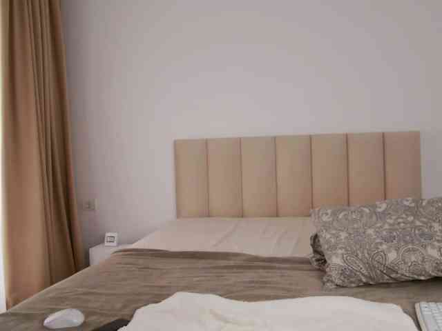 Saradiamond01 webcam