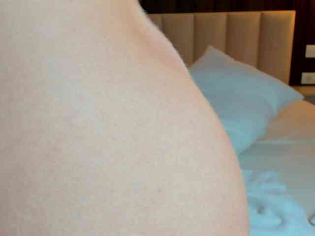 Saradiamond01 webcam