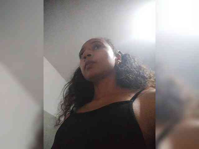 Charmwoman webcam