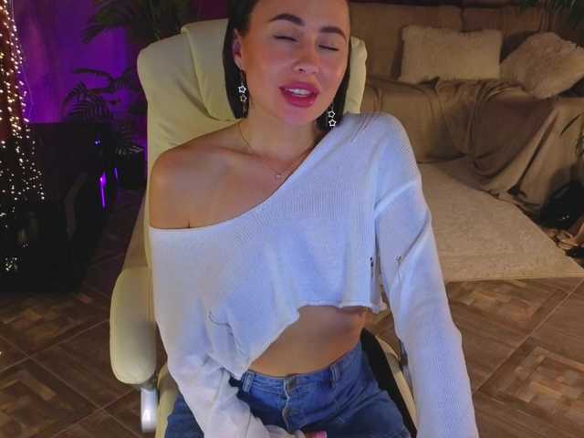 Lilu5107's BongaCams show and profile