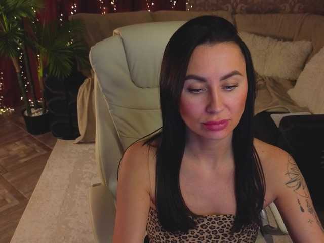 Lilu5107's BongaCams show and profile