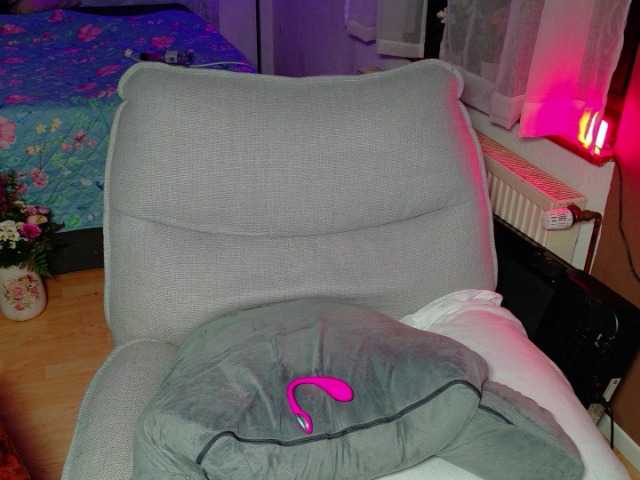 jennasxy19's BongaCams show and profile