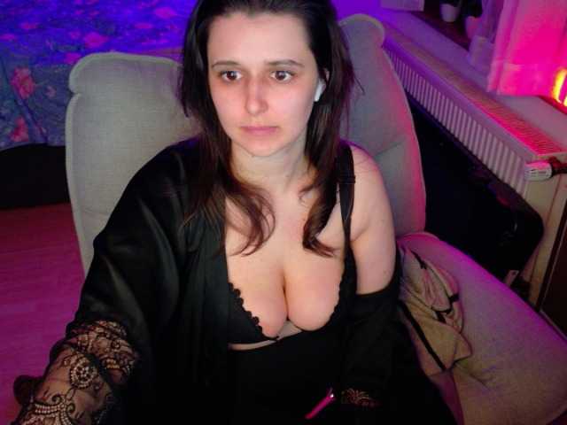 Jennasxy19 ist ein heißes deutsches Camgirl, das auf dich im Live-Chat wartet