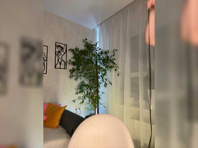 LiLi11a's BongaCams show and profile