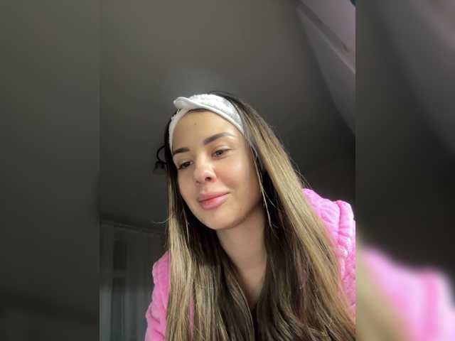 LiLi11a's BongaCams show and profile