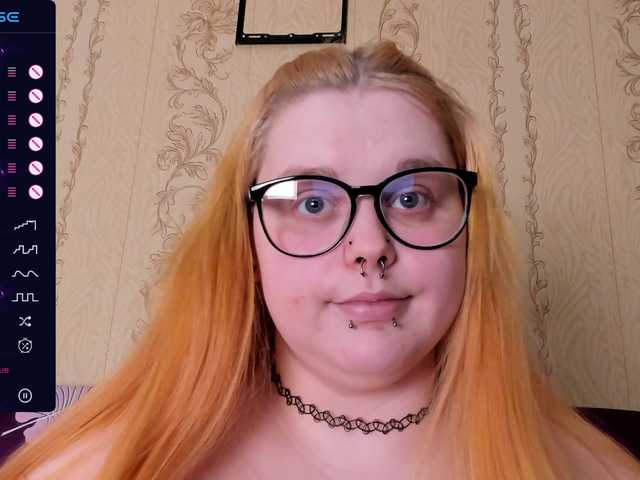 CrowDiamond's BongaCams show and profile