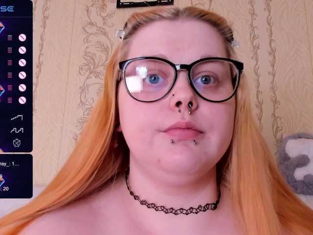 CrowDiamond's BongaCams show and profile