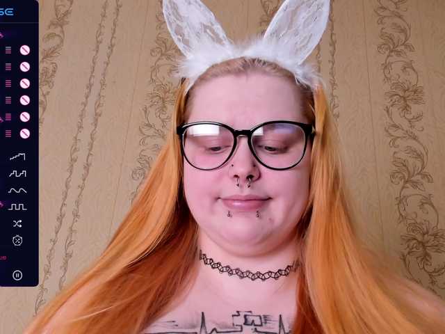 CrowDiamond's BongaCams show and profile