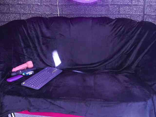 AnnabelleRise webcam