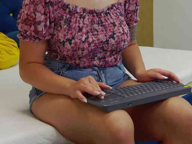 AnnabelleRise webcam