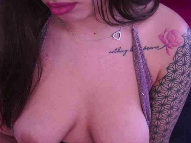 AnnabelleRise webcam