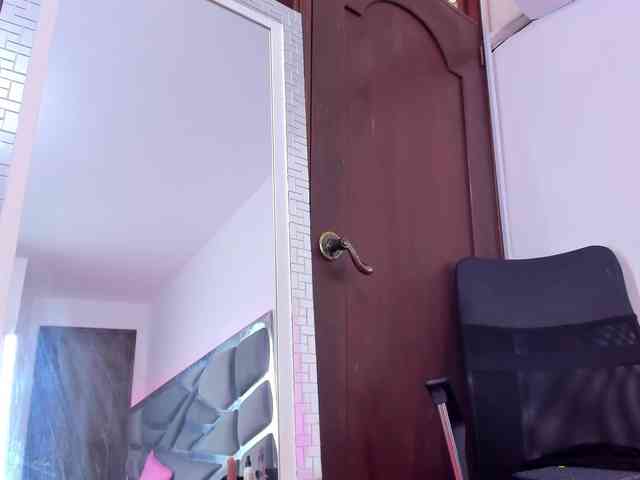 Dashafoxxx webcam