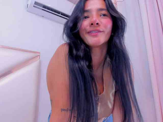 Dashafoxxx webcam