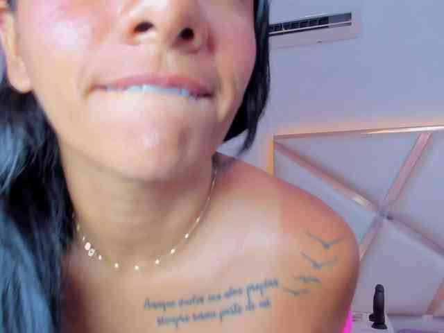 Dashafoxxx webcam
