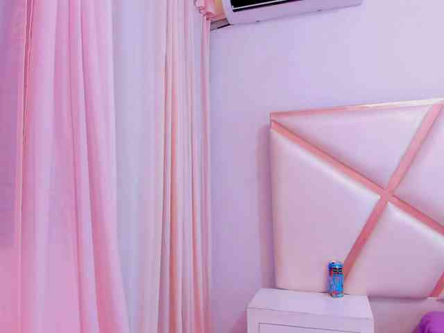 Dashafoxxx webcam