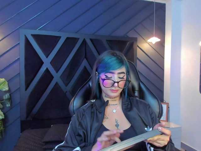  Alahia-Dangelo chat room