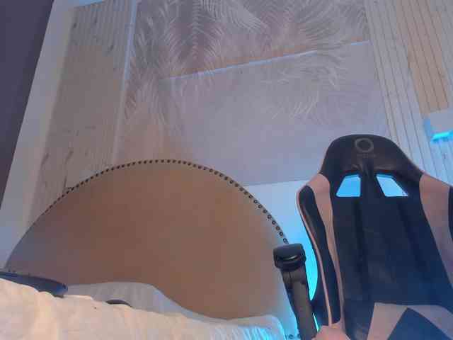 Melany-8 webcam