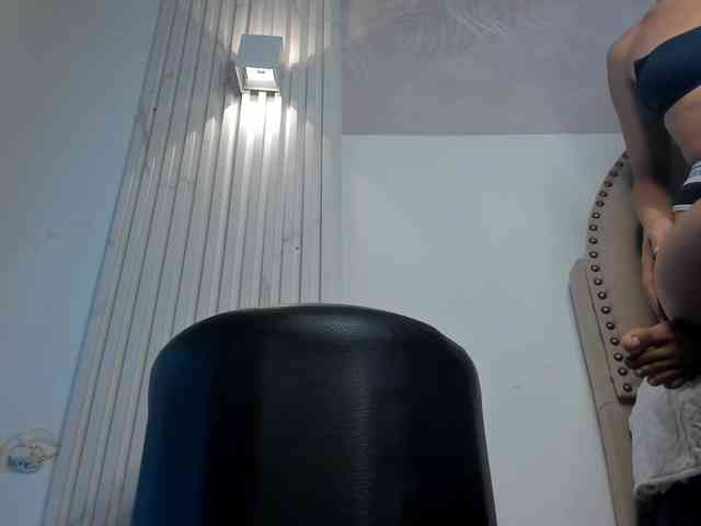 Melany-8 webcam