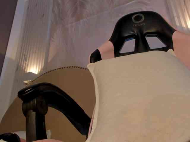 Melany-8 webcam