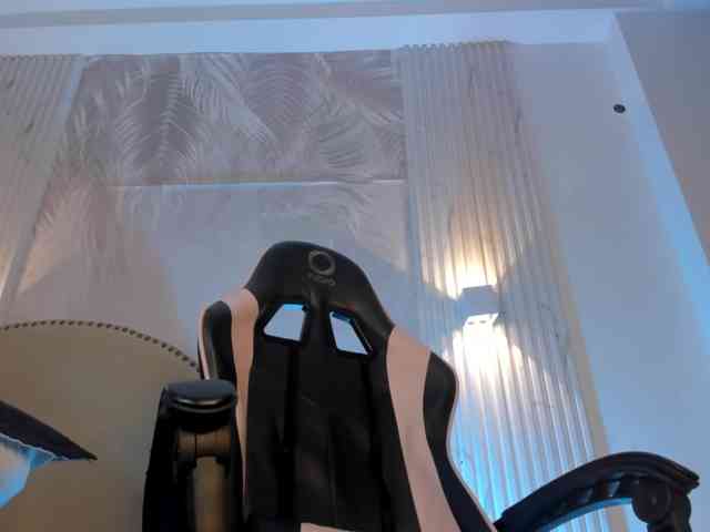 Melany-8 webcam