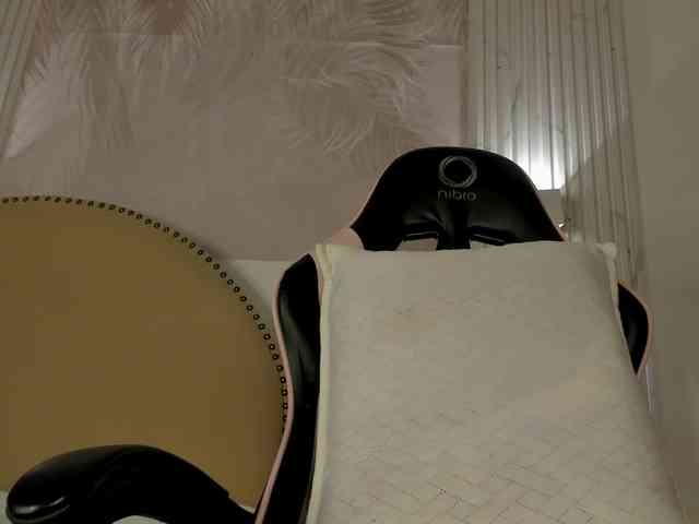 Melany-8 webcam