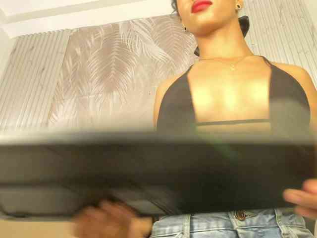 Melany-8 webcam