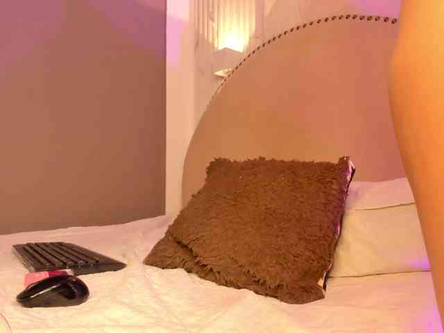 Melany-8 webcam